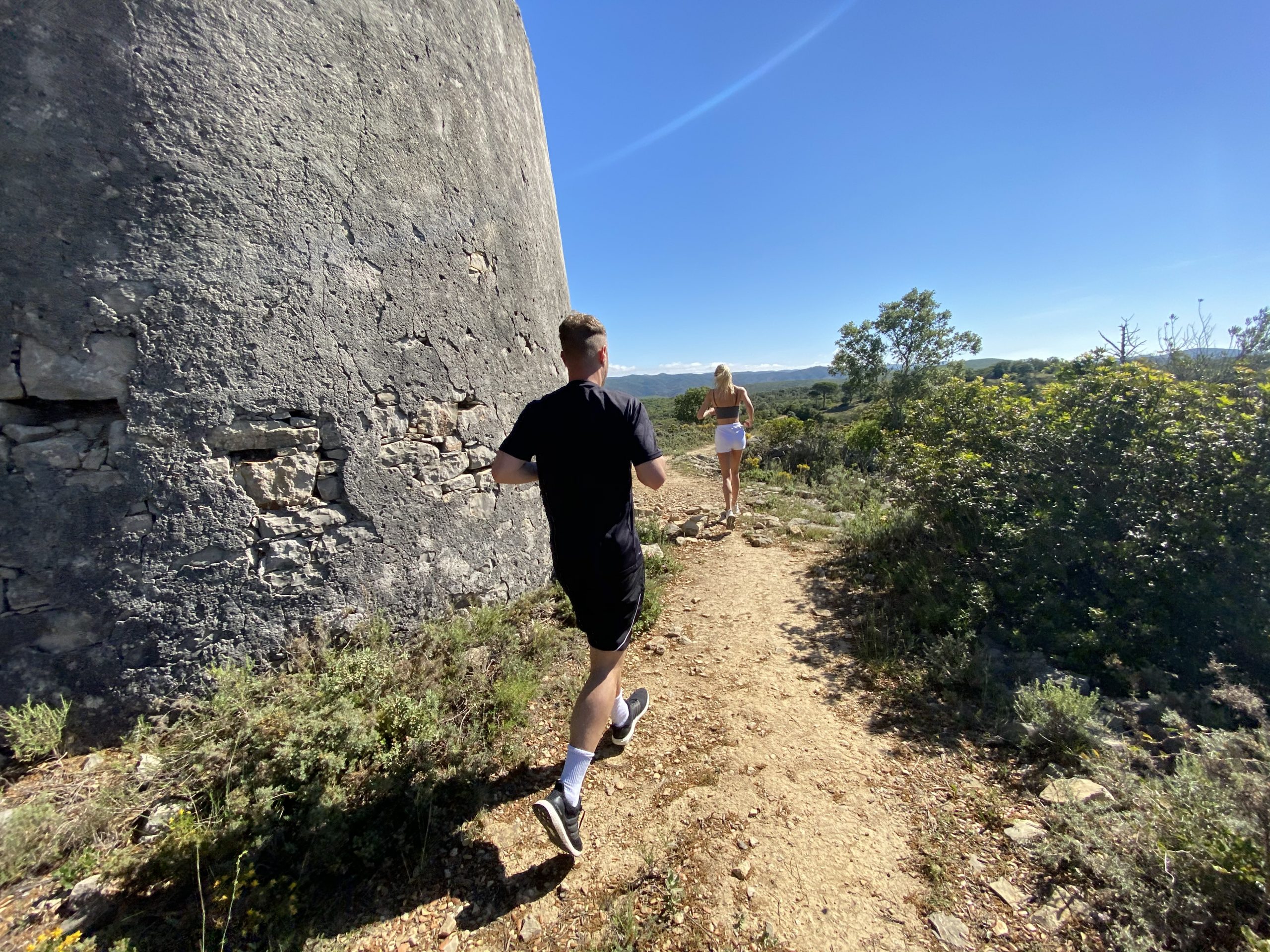 AdamahVayu Algarve Portugal Running Trailrunning Yoga vacation Urlaub Algarve No Plastic Ocean Pool B&B Bed and breakfast